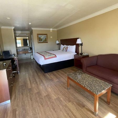 Travelodge By Wyndham Costa Mesa Newport Beach Hacienda Eksteriør billede