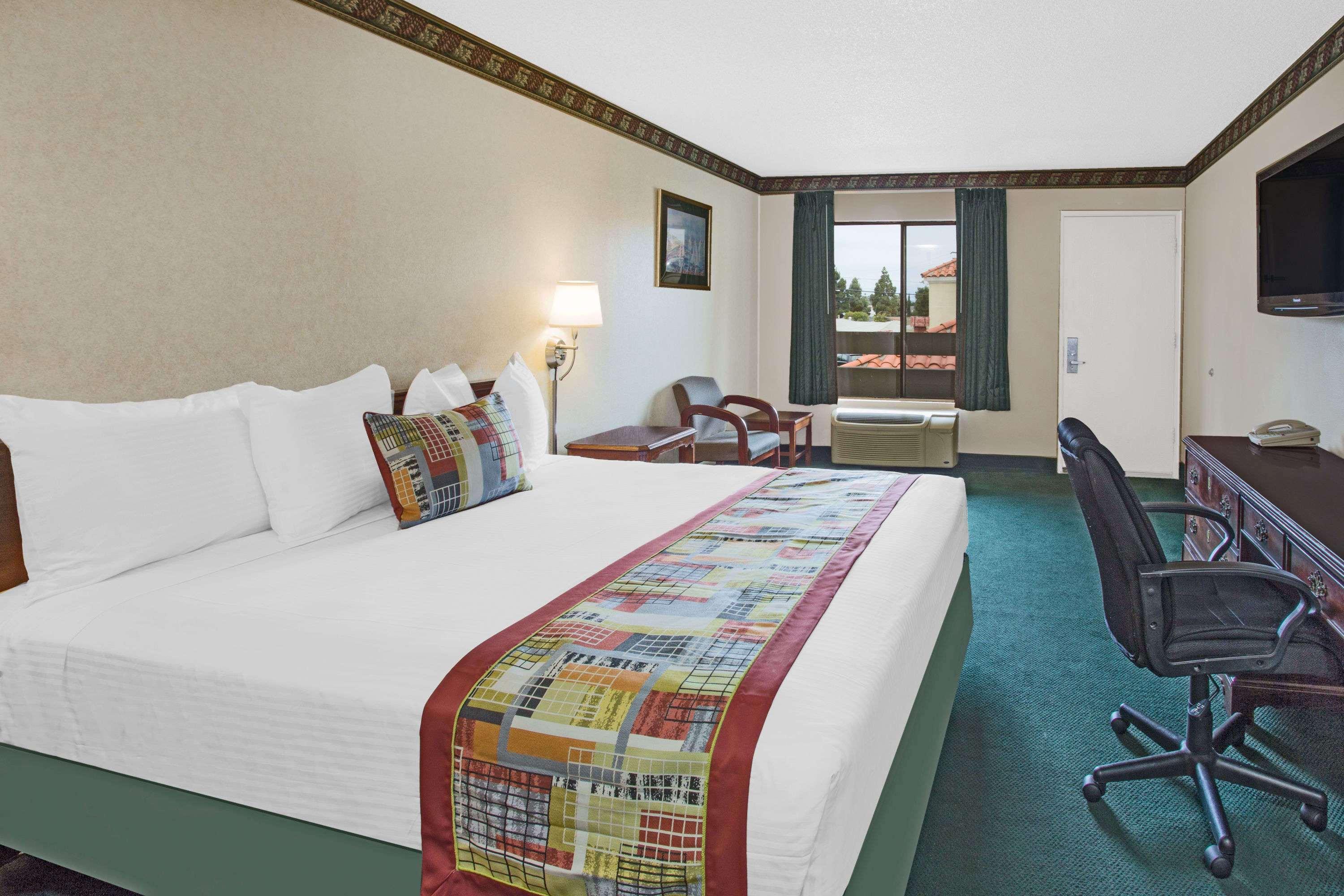 Travelodge By Wyndham Costa Mesa Newport Beach Hacienda Eksteriør billede